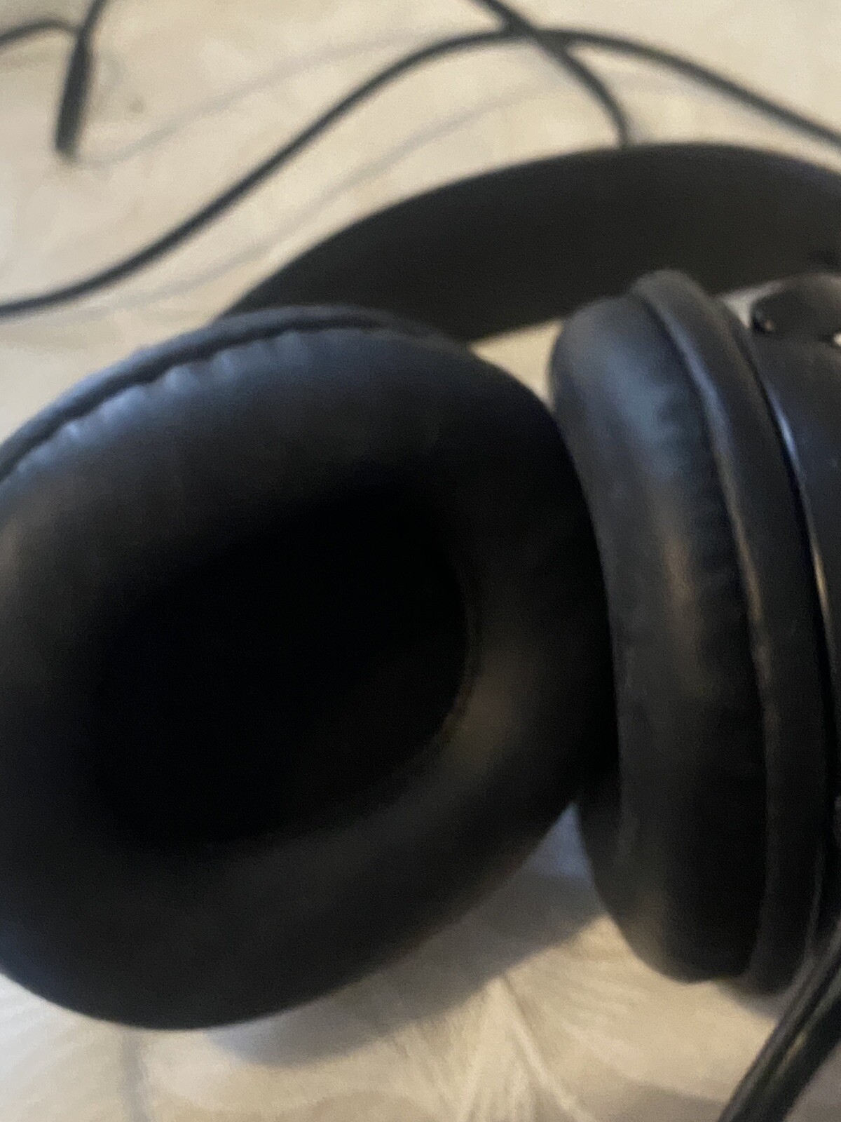 Labtec Black Headphones Elite-825 Over The Ear Corded Minor Damage Cushioned