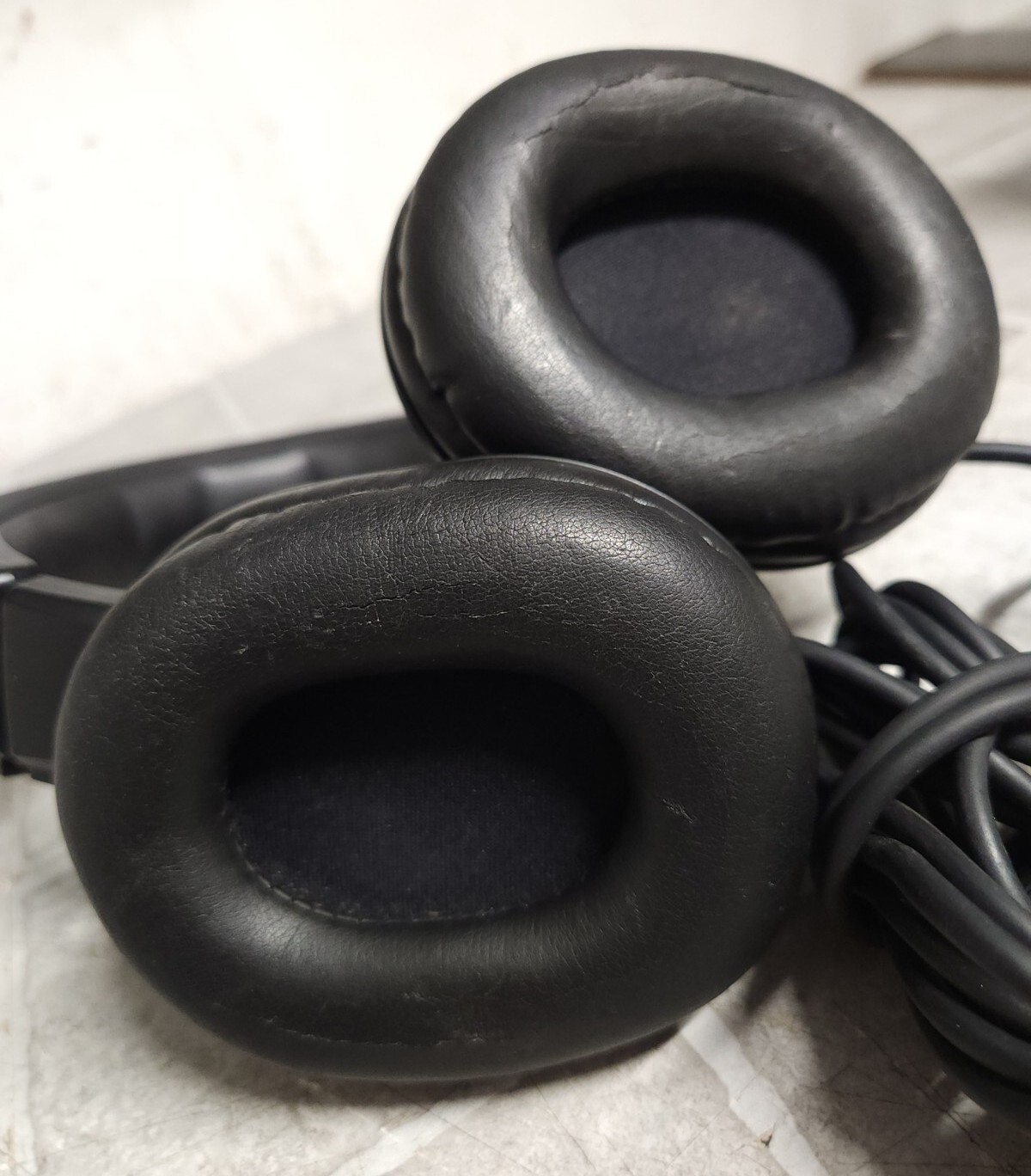 Audio Technica ATH-M20x Studio Monitor Headphones SEE PICTURES