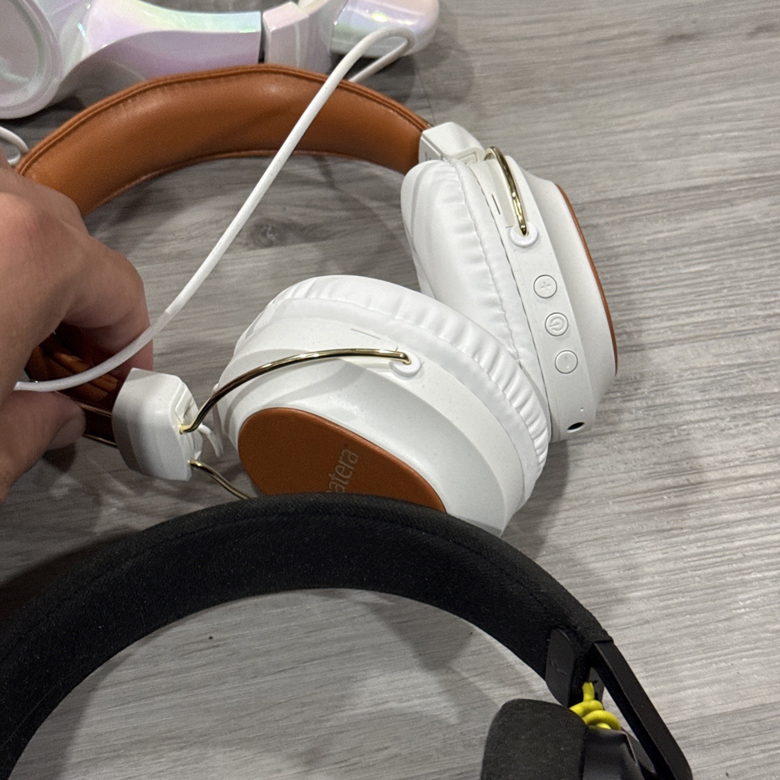LOT OF HEADPHONES,EARBUDS MUSIC, WIRED Wireless Ect (UNTESTED) AS IS⚠️