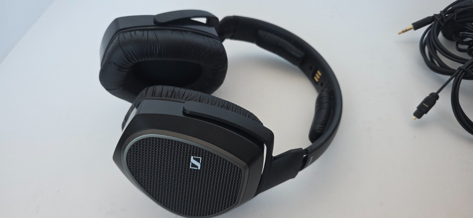 Sennheiser HDR175 Wireless Headphones w/TR 175 Charging Stand + Power