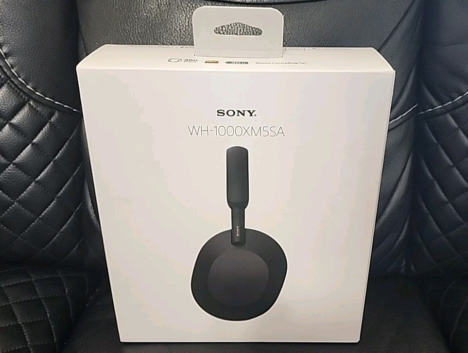 LikeNew Sony WH-1000XM5SA Wireless Noise Canceling 30 Hours Headphones