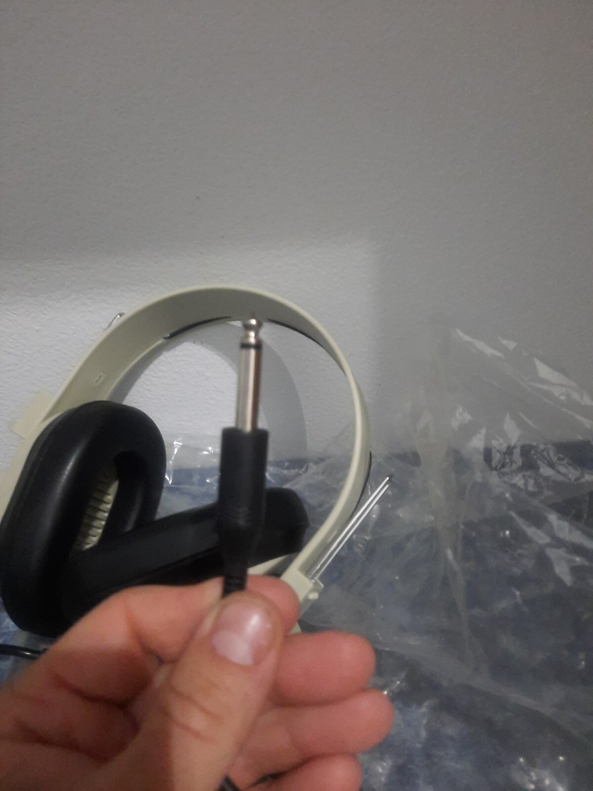 Califone 2924AV-P Over-The-Ear Headband Headphones – 1/4″ Jack – 6ft Coiled Cord