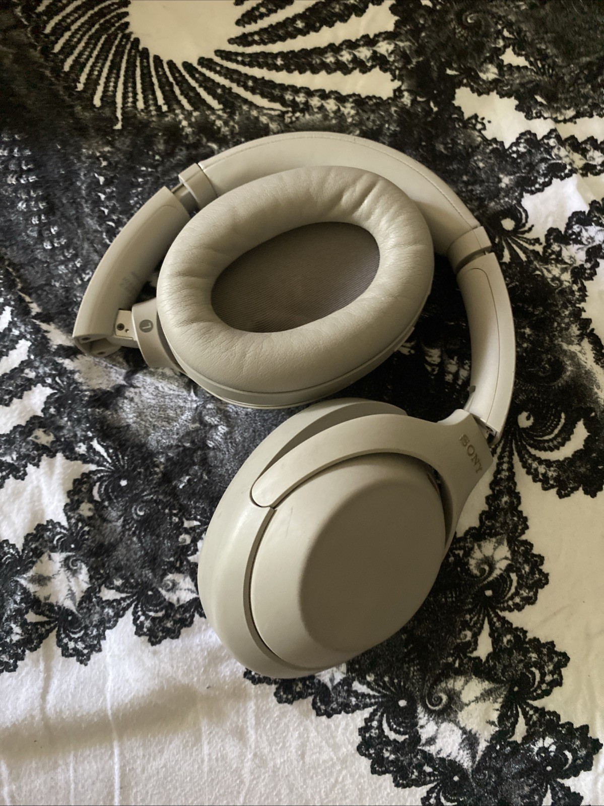 SONY WH1000XM4 WM Bluetooth Headphones Japan – White