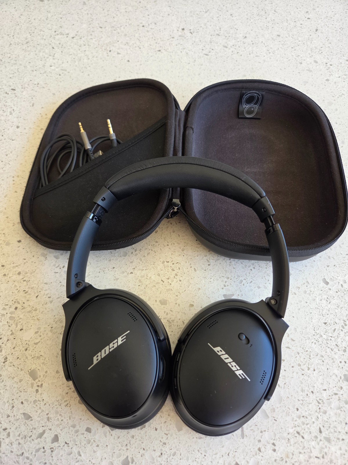 Bose QuietComfort 35 Over the Ear Wireless Headphones – Black