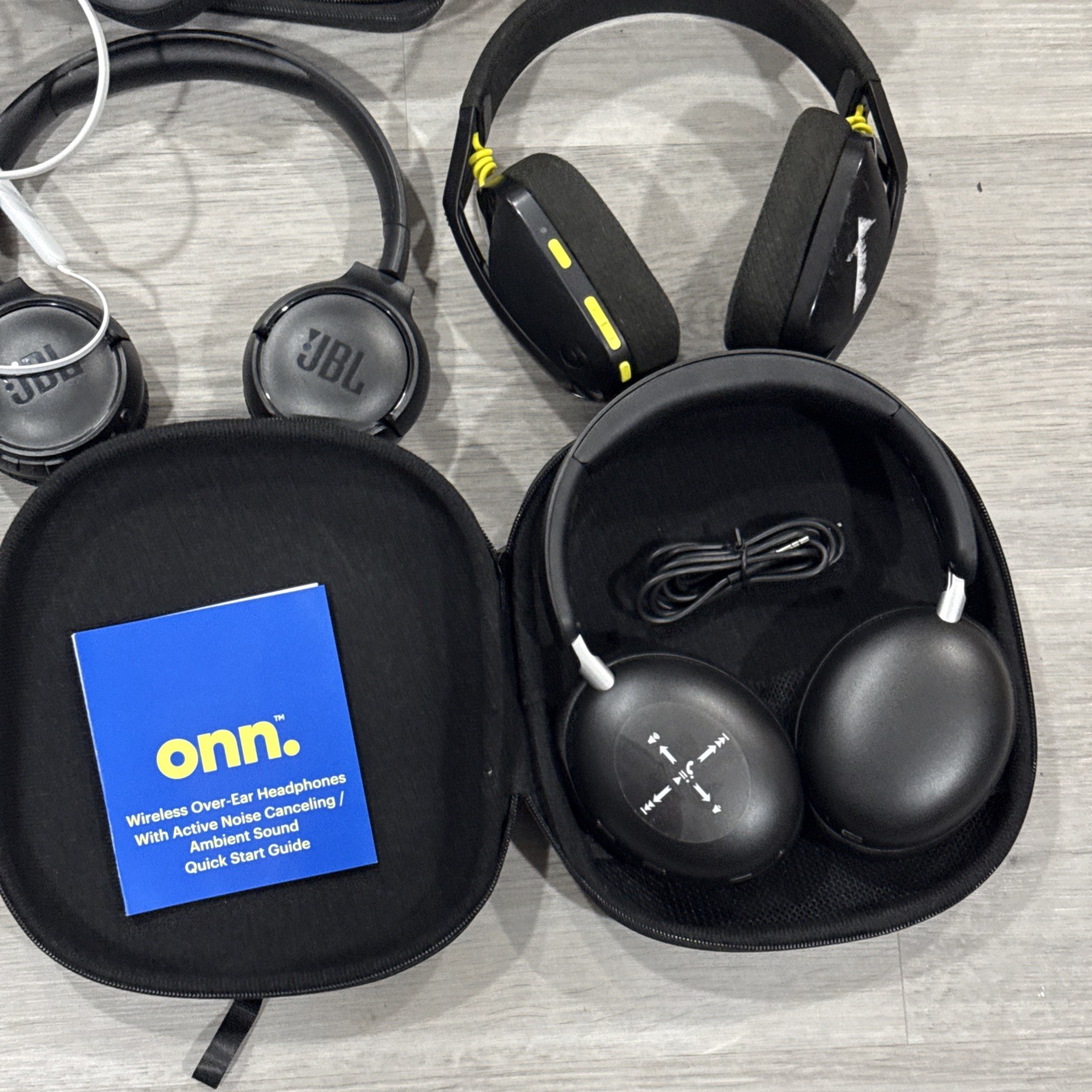 LOT OF HEADPHONES,EARBUDS MUSIC, WIRED Wireless Ect (UNTESTED) AS IS⚠️