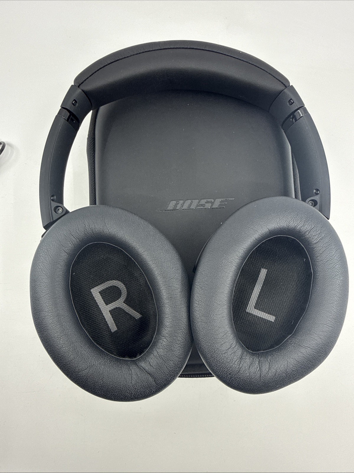Bose QuietComfort 45 Noise Canceling Bluetooth Headphones – Black 437310 + Case