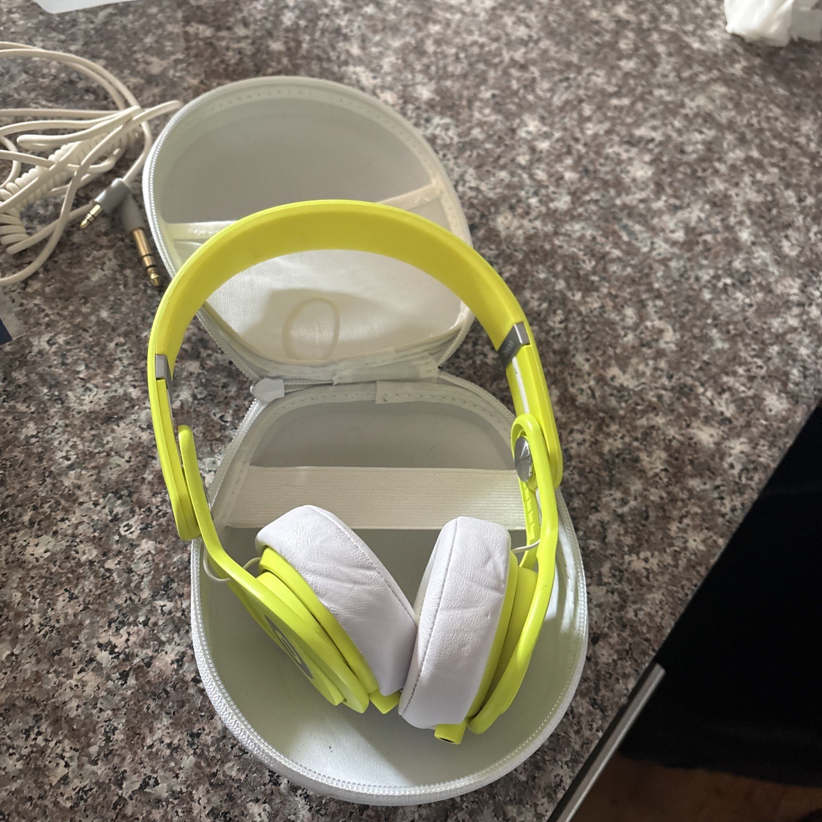 Beats ‘Mixr’ Wired Neon Green Limited Edition David Guetta DJ Headphones