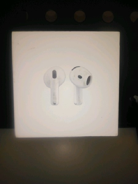 Apple AirPods 4 ‎MXP63LL/A Wireless Earbuds White Spatial Audio Water Resistant