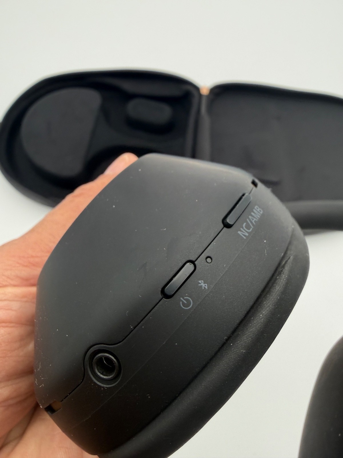 Sony WH-1000XM5 Wireless Noise Canceling Over Ear Headphones w/ CASE – Black