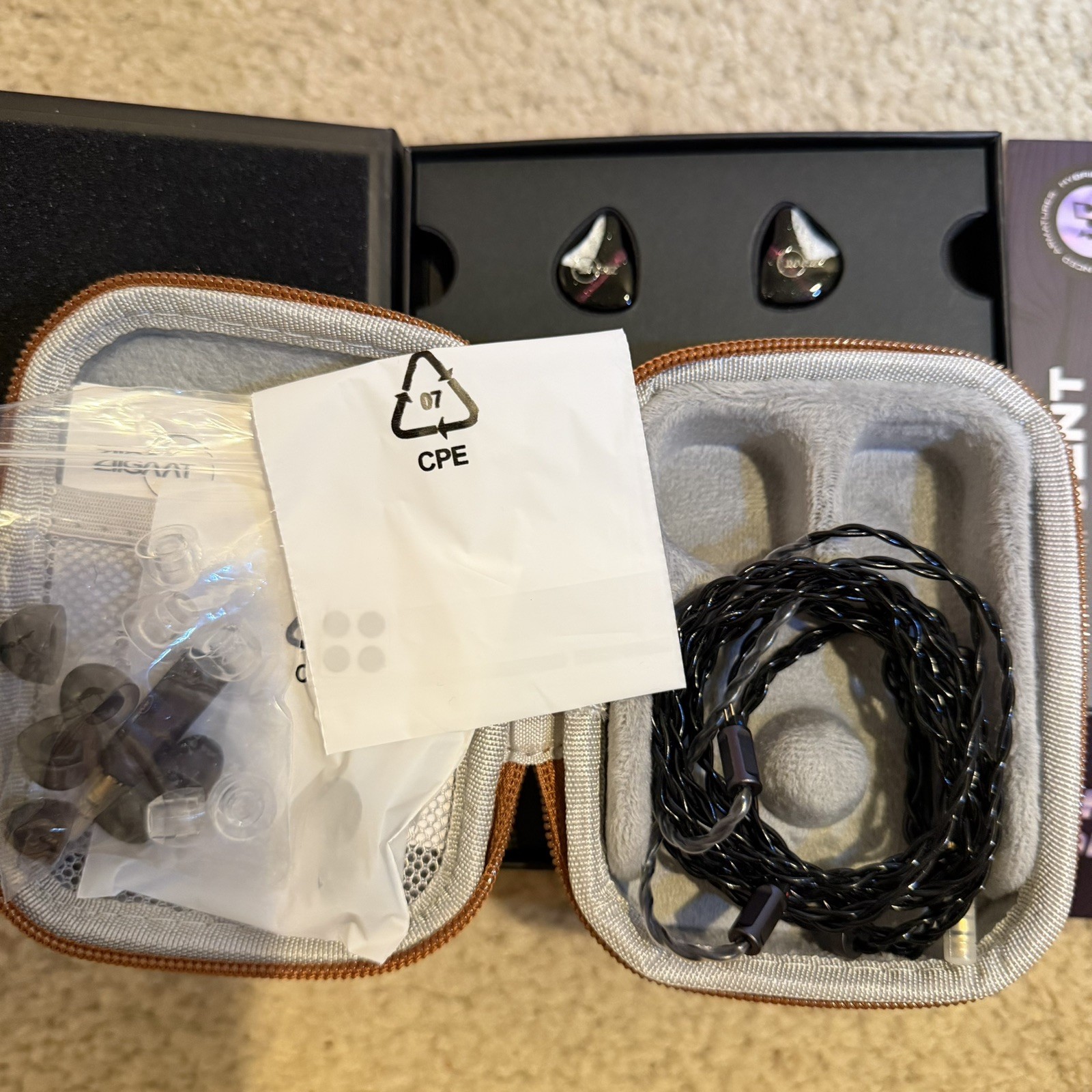 ZiiGaat Crescent 2DD+2BA Hybrid In Ear Monitor