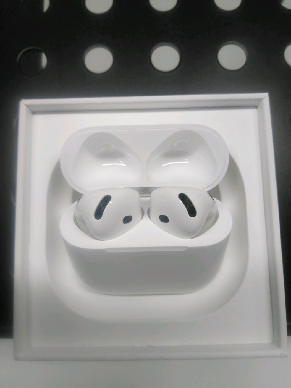Apple AirPods 4 ‎‎MXP63LL/A Earbuds White Wireless Active Noise Cancellation