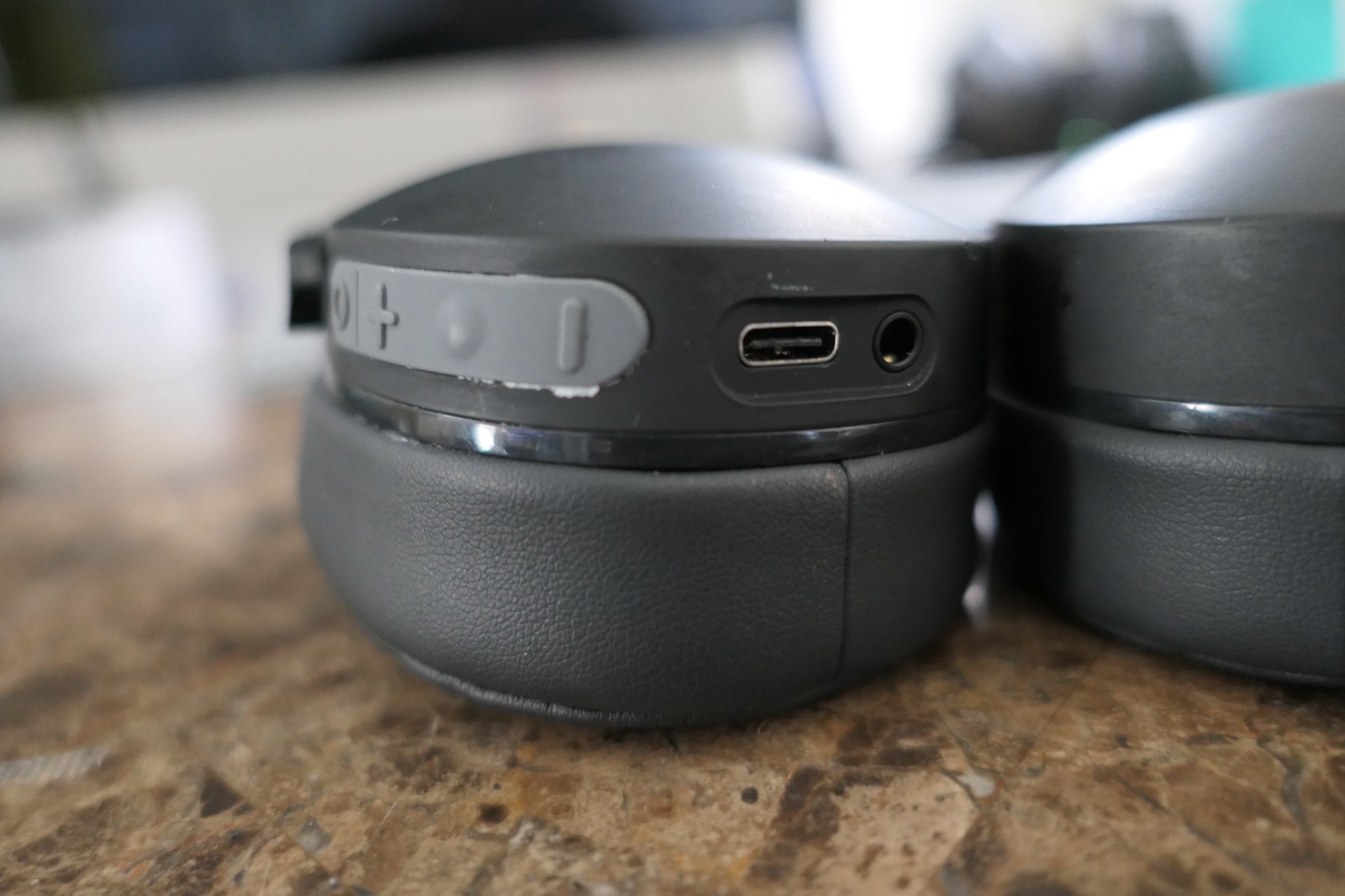 Skullcandy Hesh Evo S6HVW Over-the-Ear Wireless USB-C Bluetooth Headphones