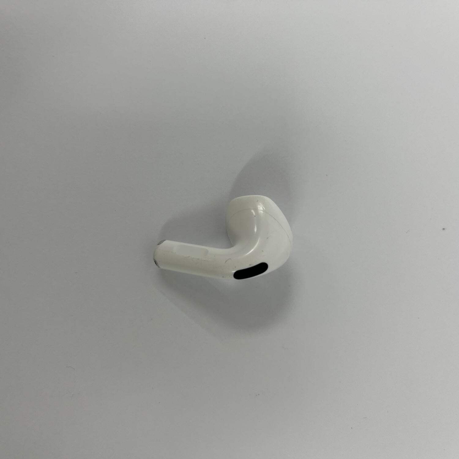 Apple Air Pods 4th Gen with Charging Case