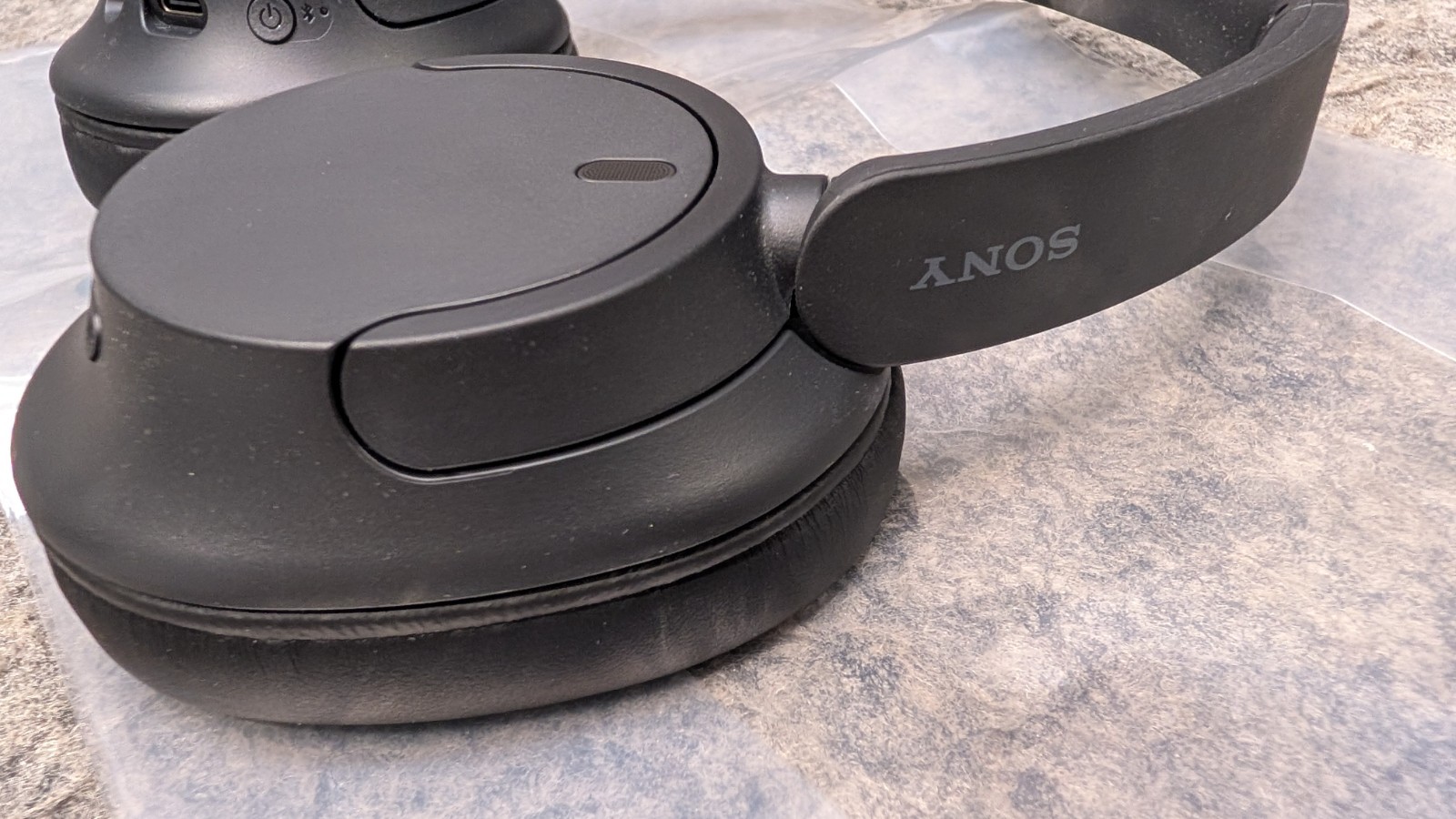 Sony WH-CH720N Noise Canceling Wireless Headphones “HBO Max” ?New?