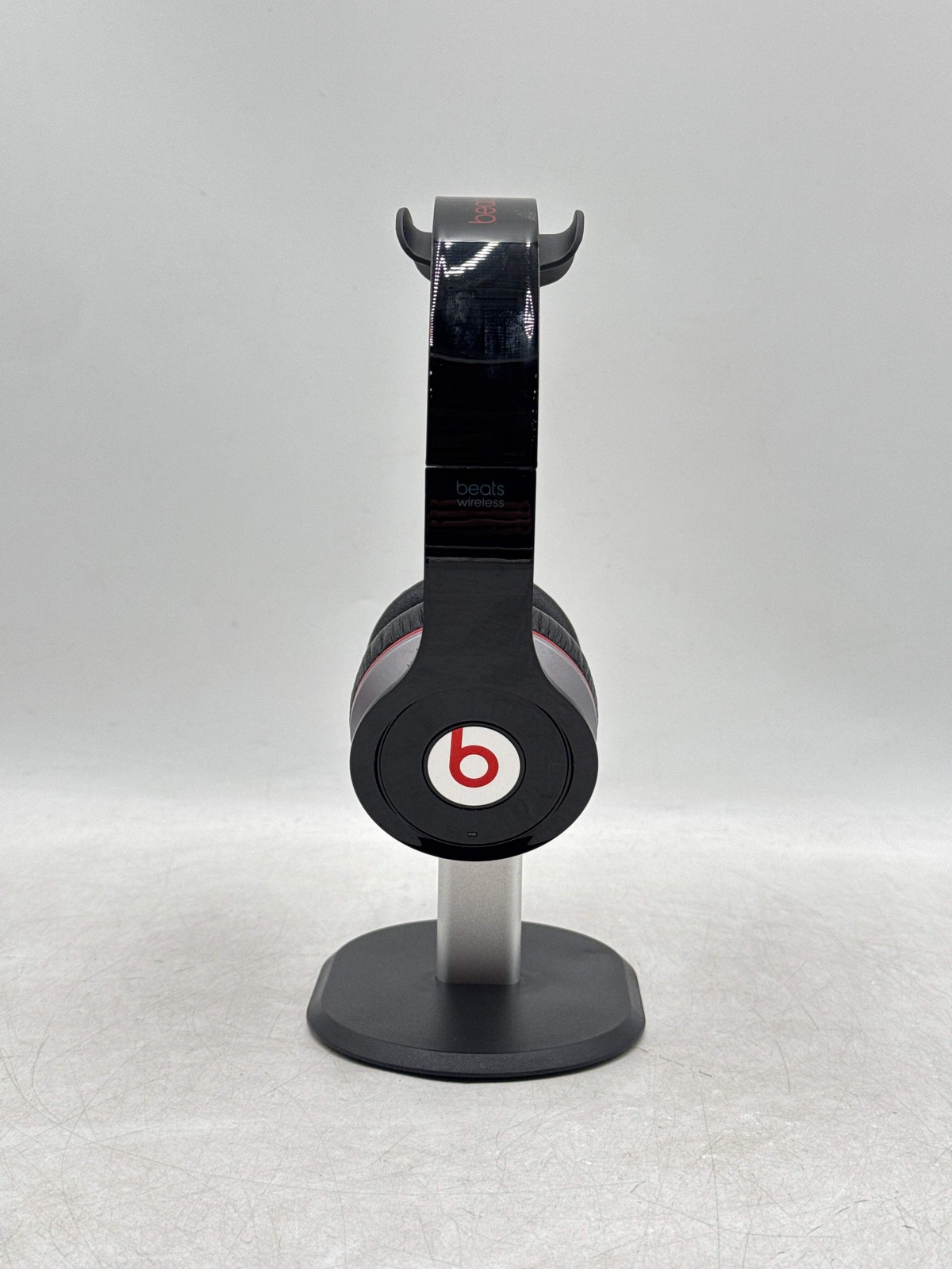 Beats By Dr. Dre Over-Ear Wireless Headphones 810-00012-00 – Red