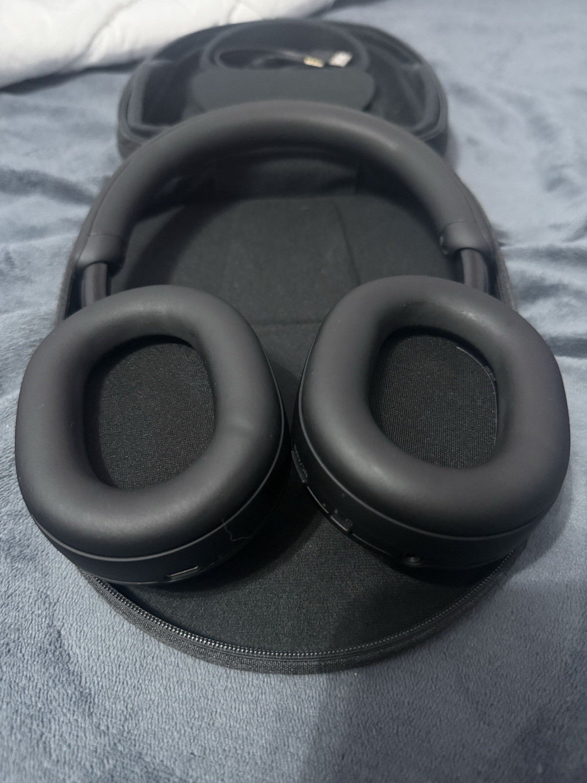 Sony WH-1000XM5 Wireless Noise Canceling Headphones – Black w/ Silicone Covers
