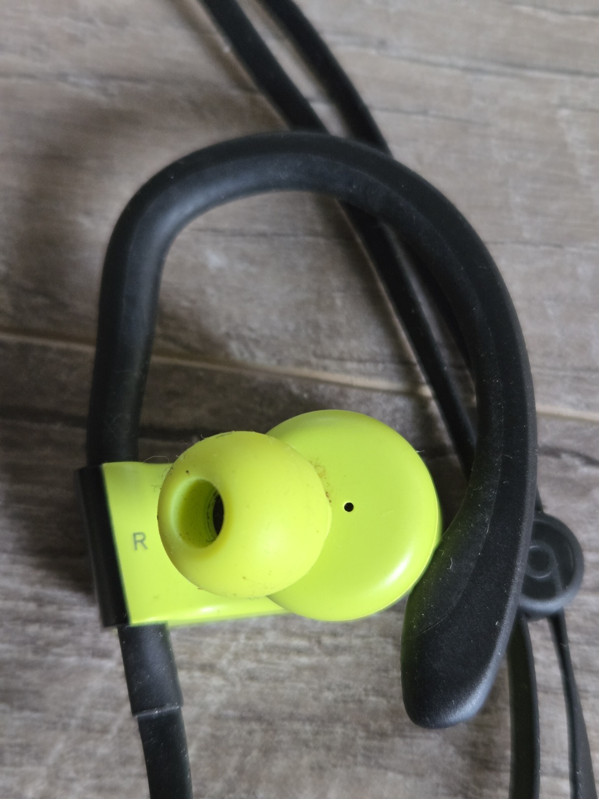 Beats by Dr. Dre Powerbeats3 Wireless Ear-Hook Headphones Earphones Shock Yellow