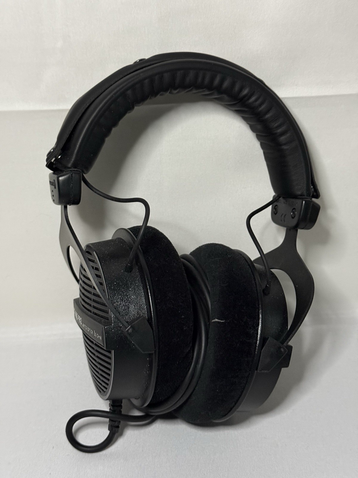 beyerdynamic DT 990 PRO Over-Ear Studio Monitor Headphones