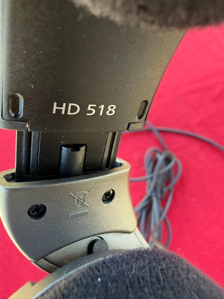 Sennheiser HD 518 Headphones