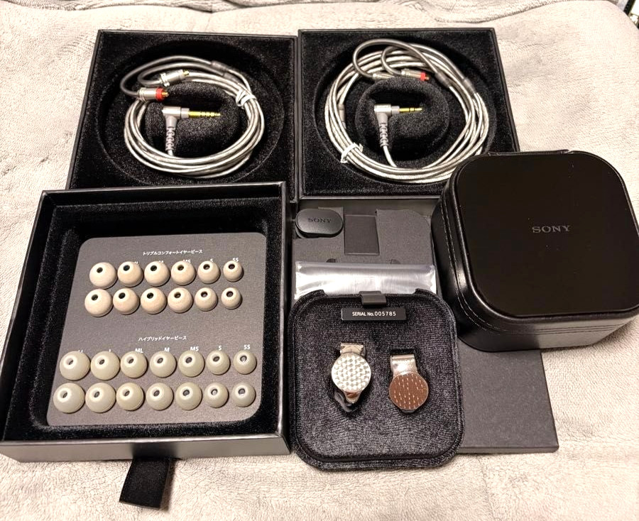 SONY IER-Z1R Hi-Res In Ear Canal Earphone Signature Series Used w/Box