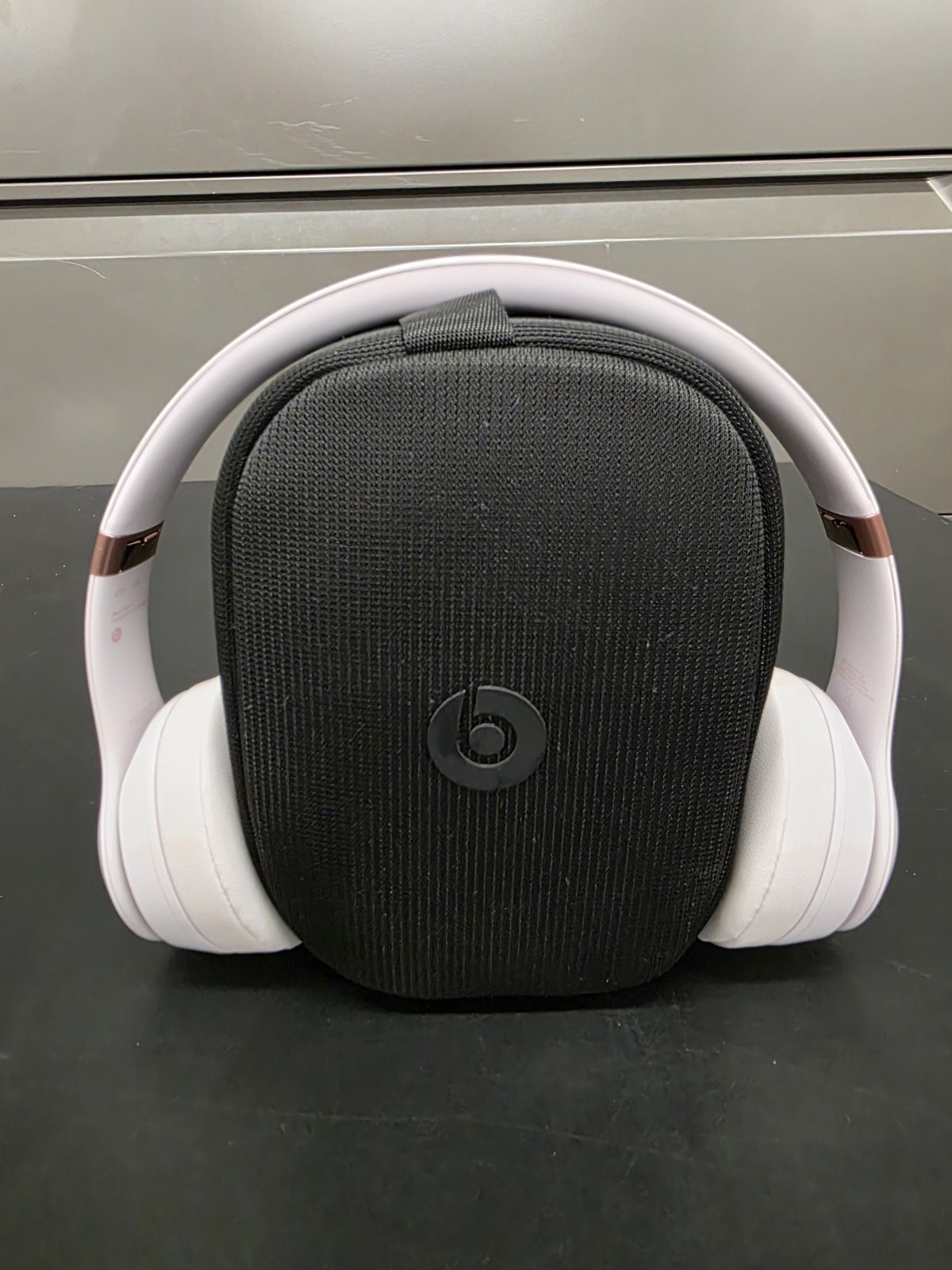 Beats Solo 4 Bluetooth Wireless On-Ear Headphones – Cloud Pink – MUW33LL/A