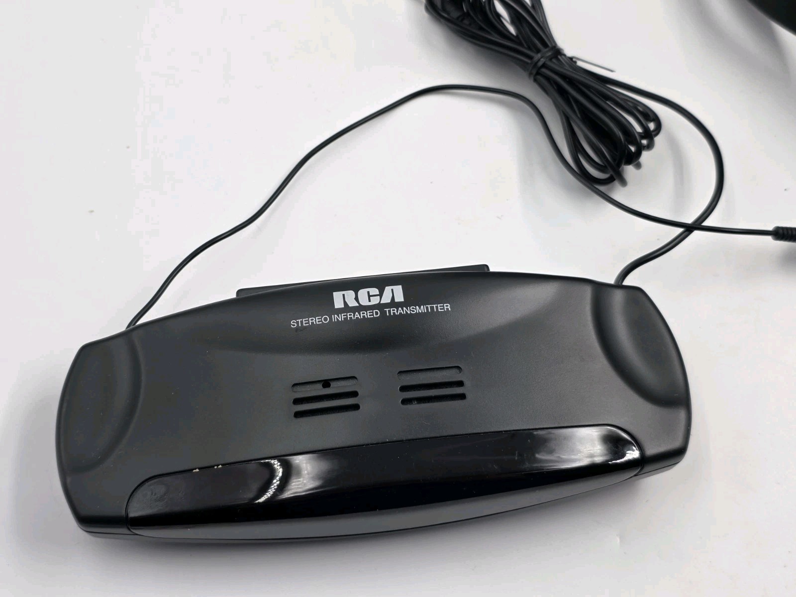 RCA Infrared Wireless Headphones WHR120RS Complete in Box Lightweight Adjustable