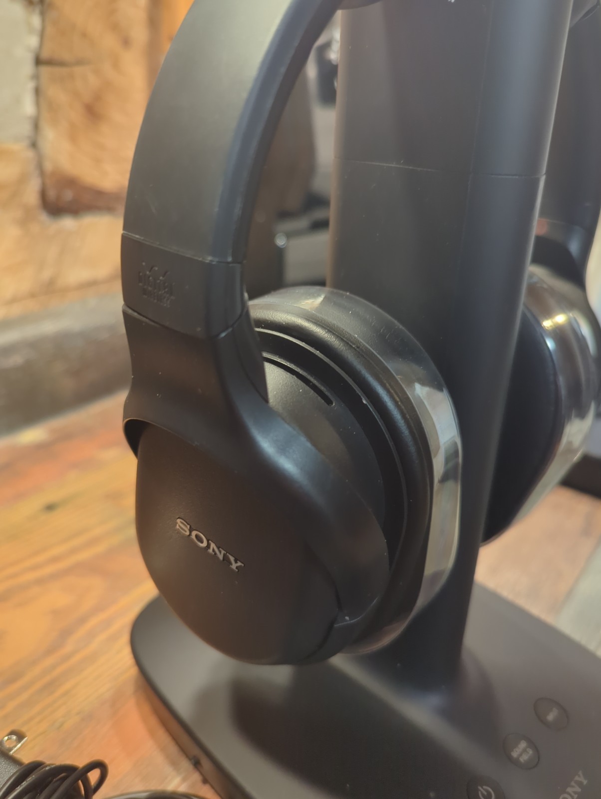 Sony WH-L600 Digital Surround Wireless Headphones Black Great Condition