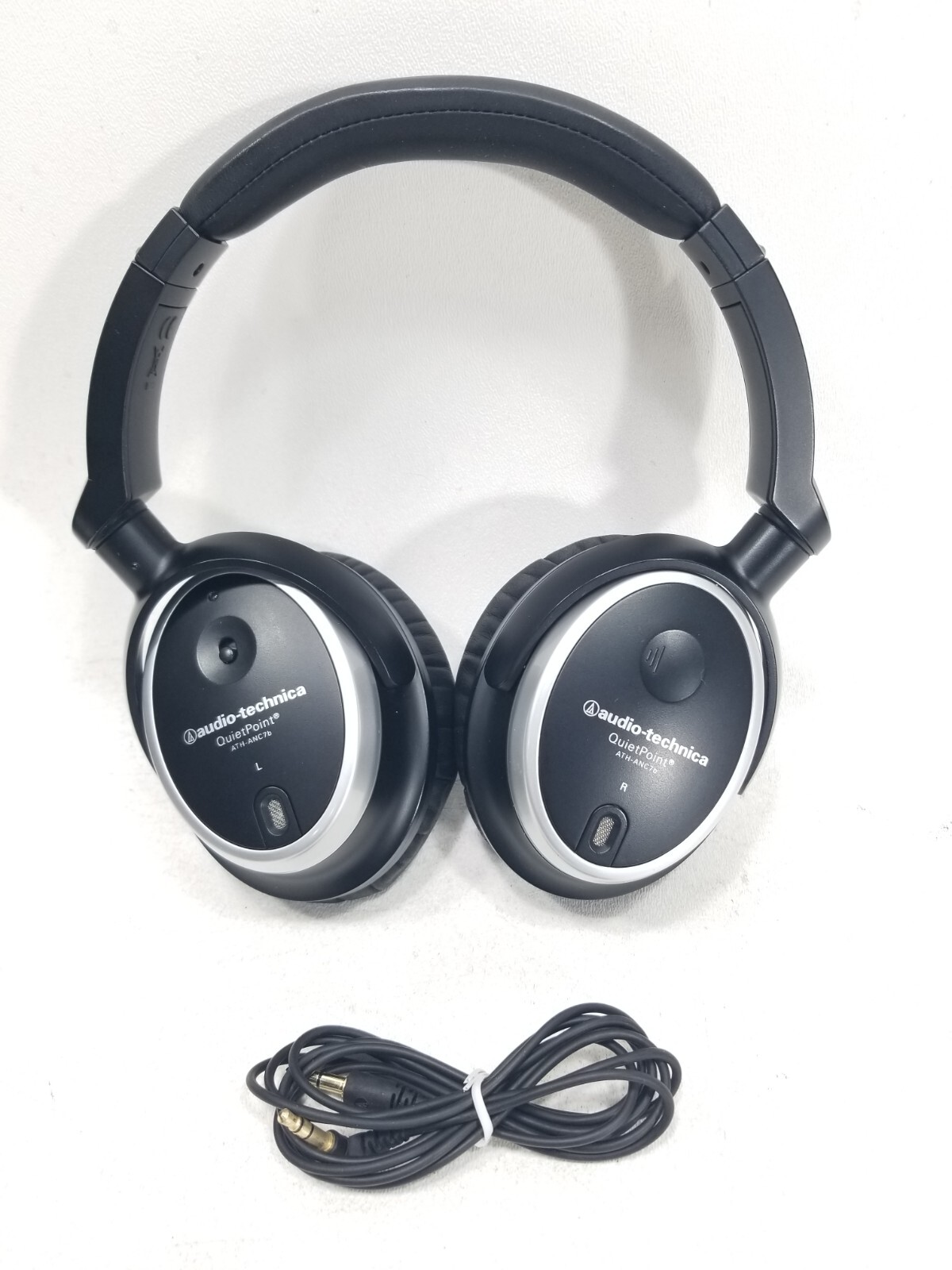 Audio-Technica QuietPoint Active Noise Canceling Wired Headphones w/Case READ