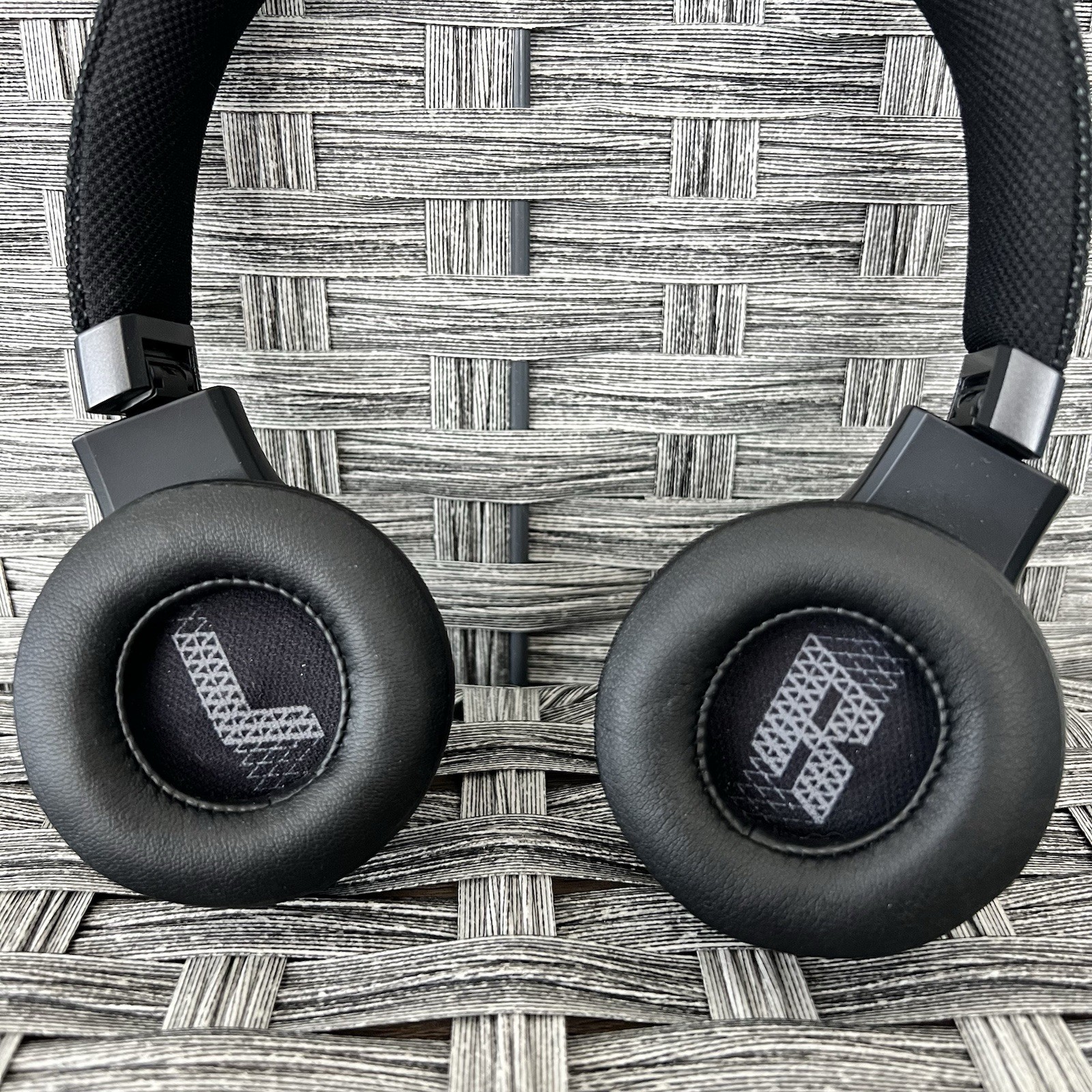JBL Live 460NC Wireless On-Ear Noise Cancelling Headphones – Black Very Good
