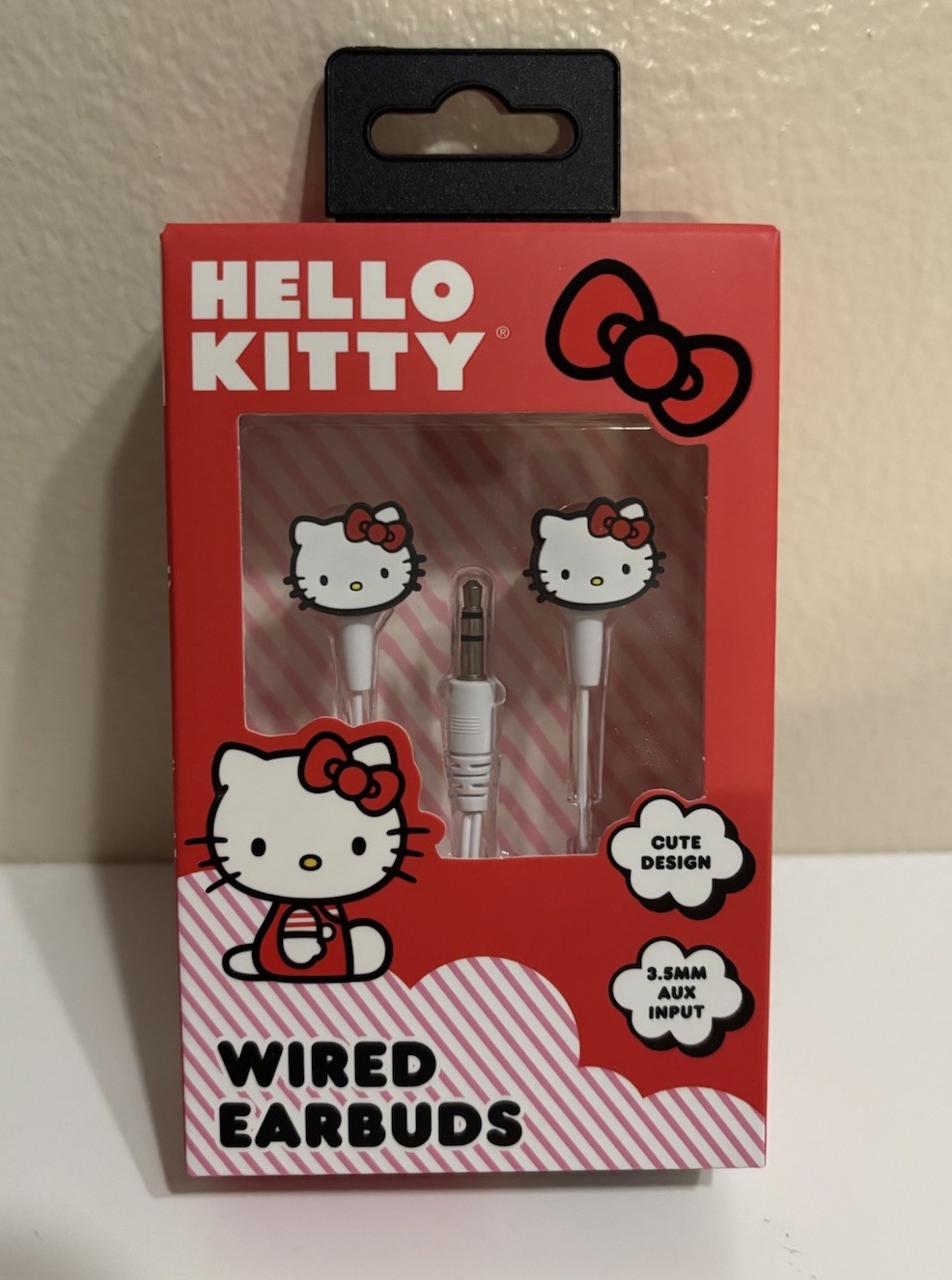 Hello Kitty – Wired Ear Buds – 3.5mm Aux Jack – Brand New