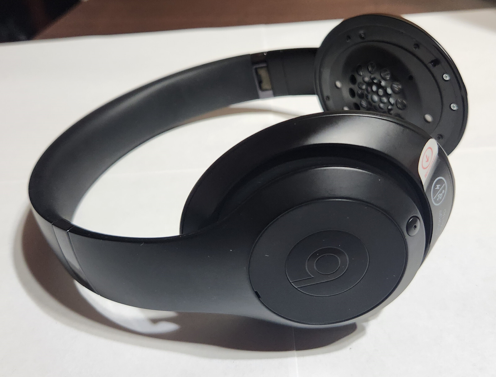 DEFECTIVE Matte Black Beats Studio3 Wireless Headphones NOT PAIRING & NO EARPADS