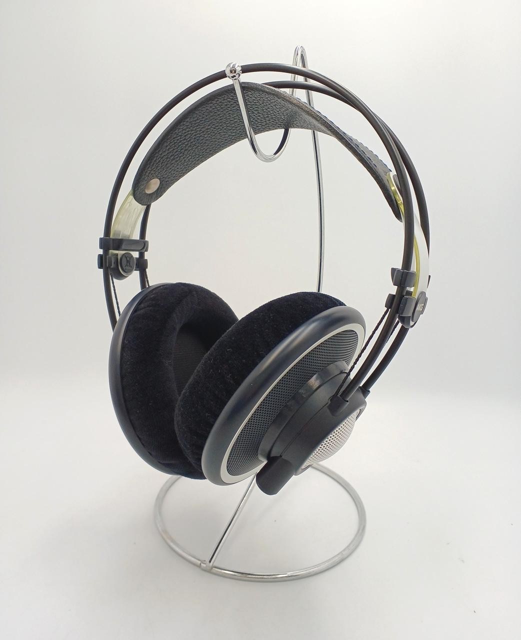 AKG K702 Open-Back Wired Headphones High-Resolution Sound