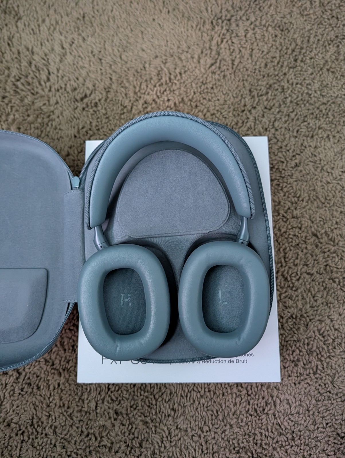 Bowers & Wilkins Px7 S3 Wireless Headphones – Frost Blue – MINT Condition