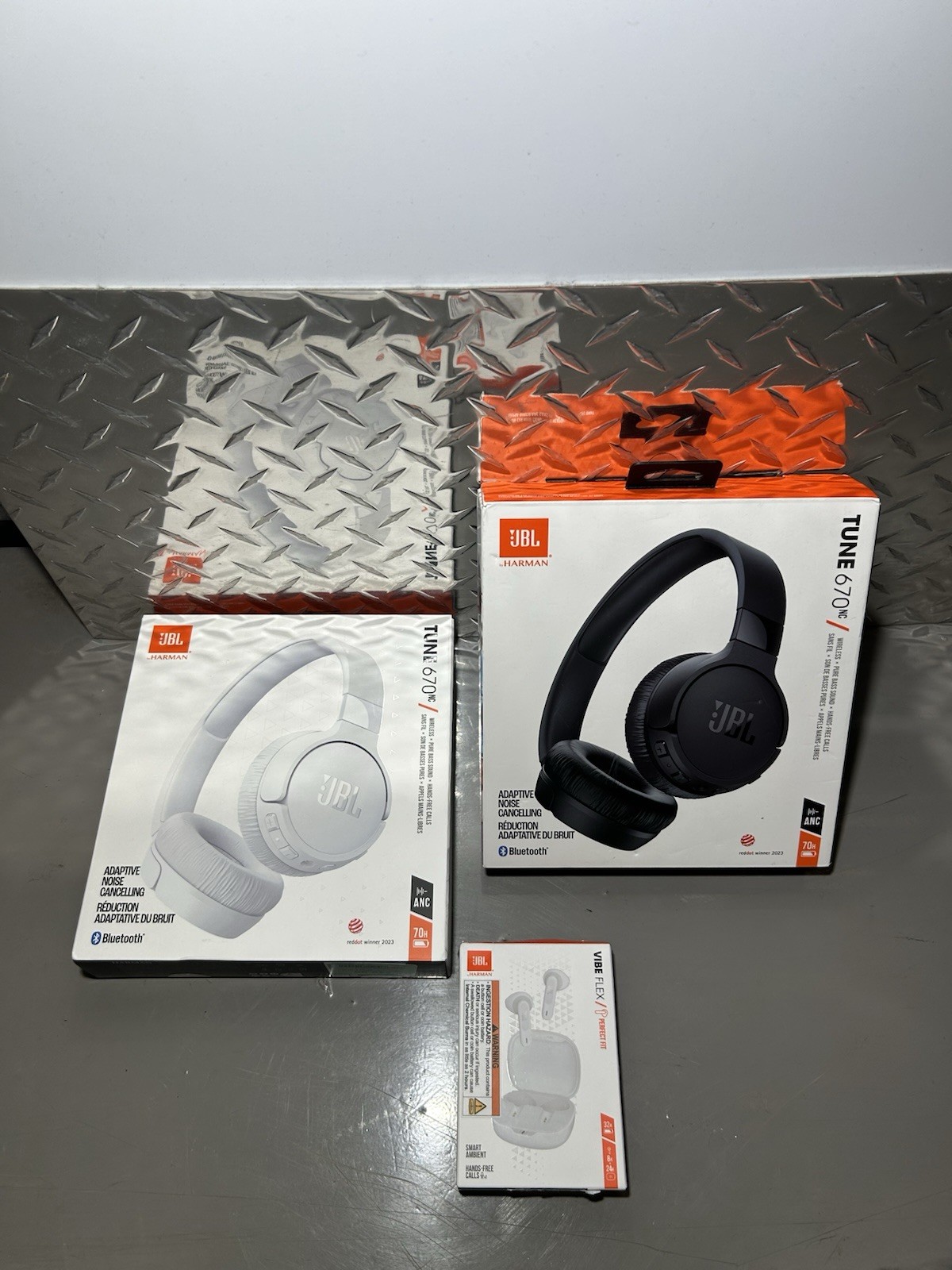 Assorted JBL 670 And Vibe True Wireless Headphones & Earbuds Lot of 3