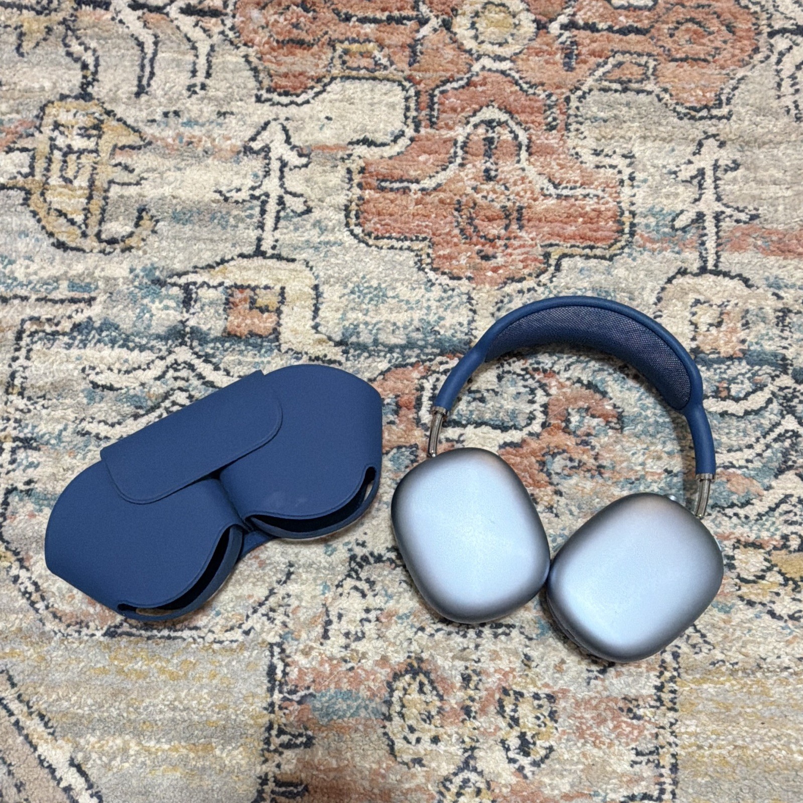Apple AirPods Max Blue/Silver Wireless Over-Ear Headphones with Protective Case