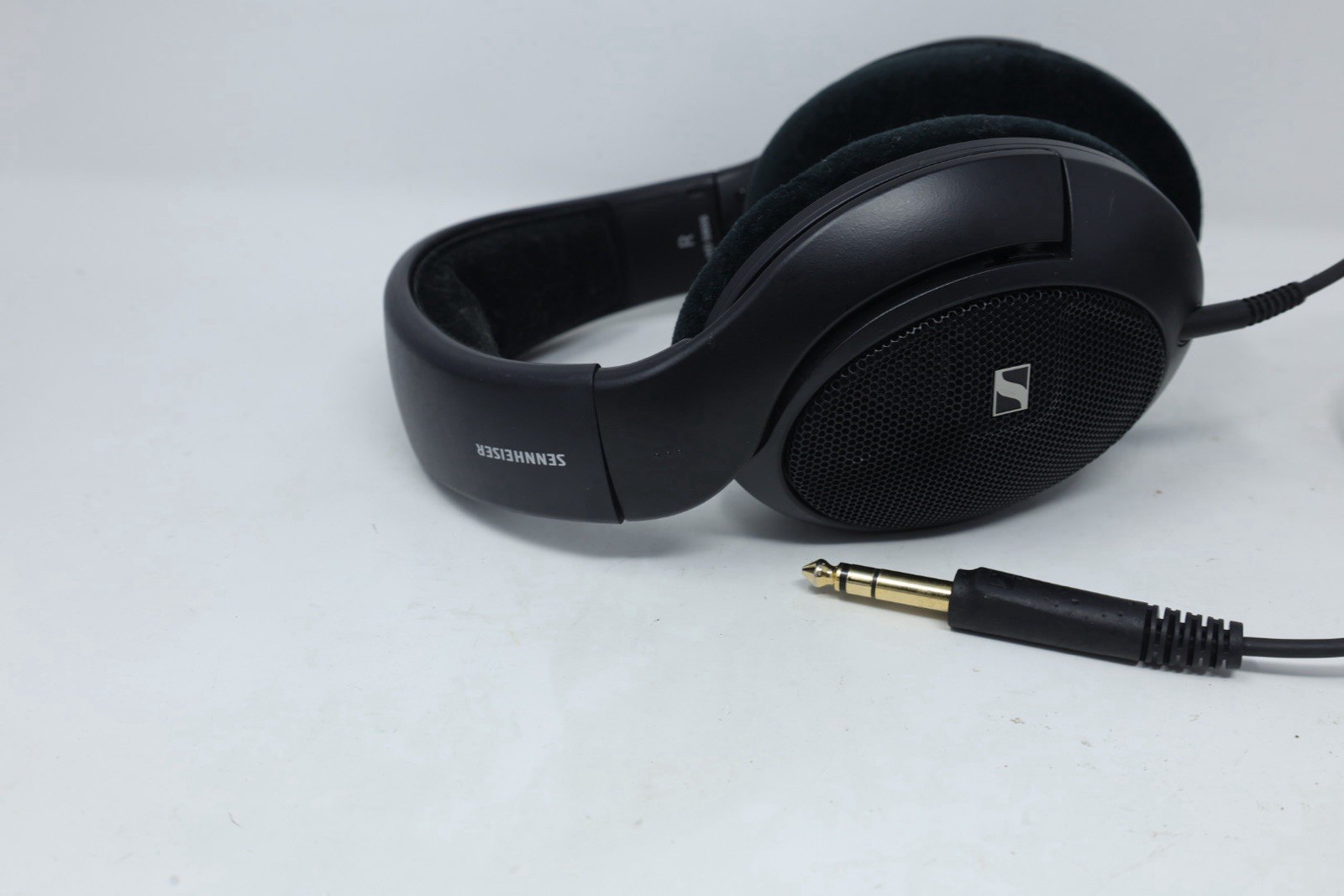 Sennheiser HD 560S Audiophile Headphones Over-The-Ear – Free shipping