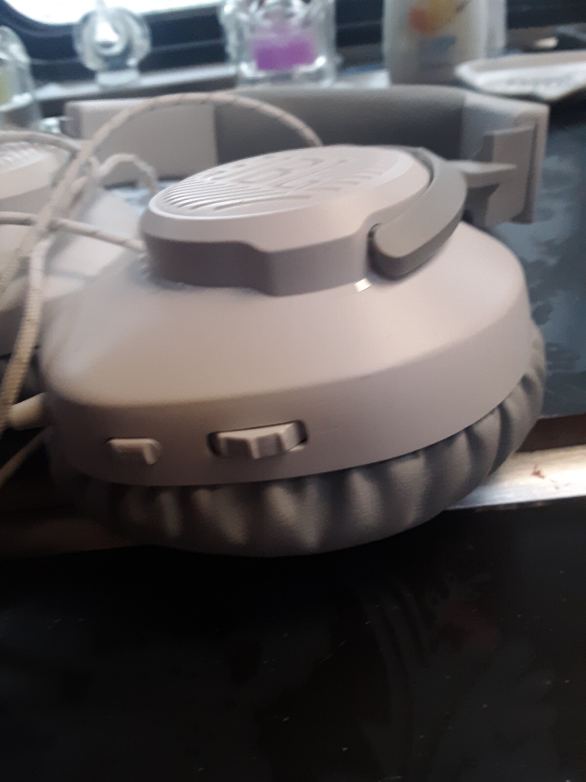 JBL Quantum 100 Over-ear Headphones – White