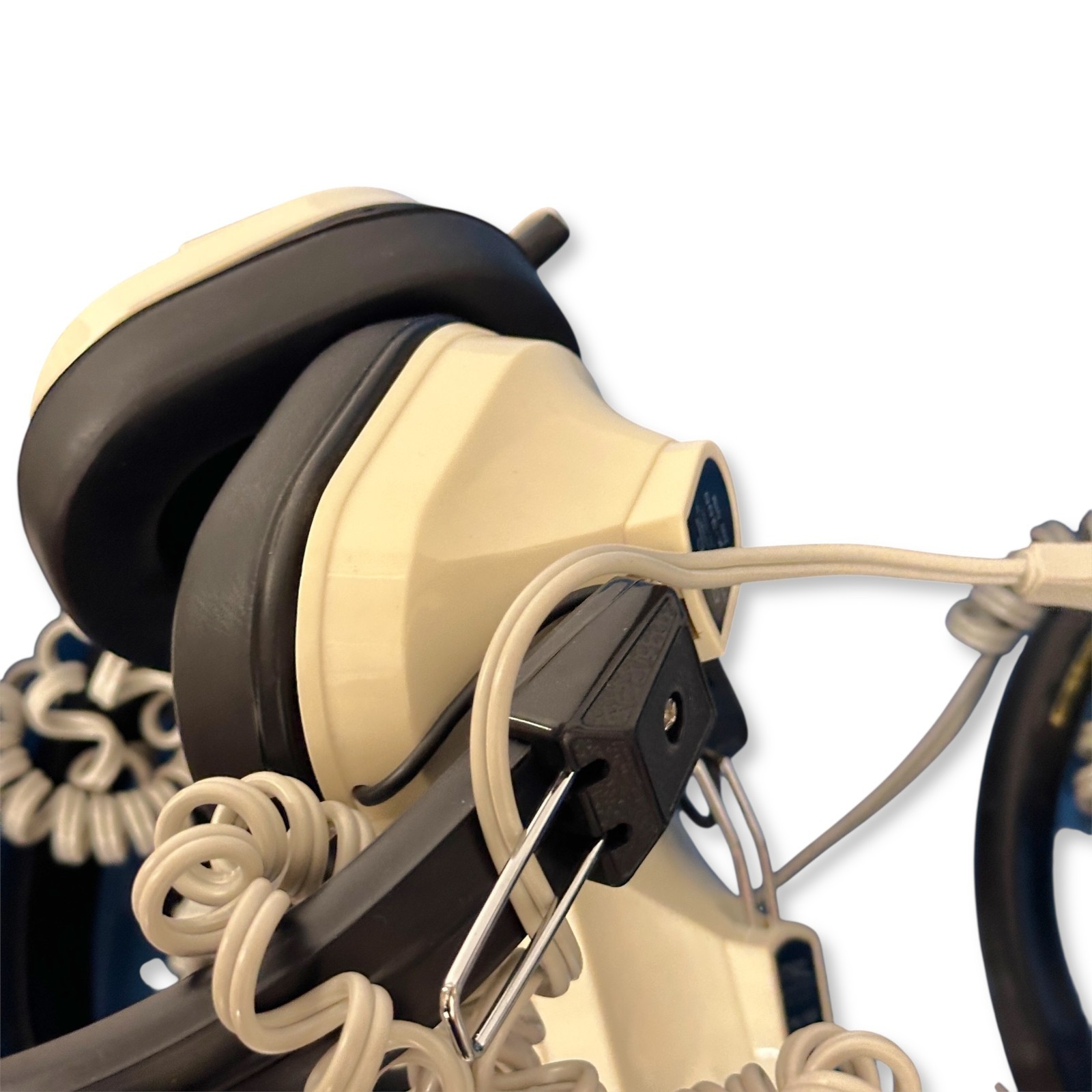 MPC Educational Systems MX-300 600 Ohm Headphones Set with Case – Lot of 3