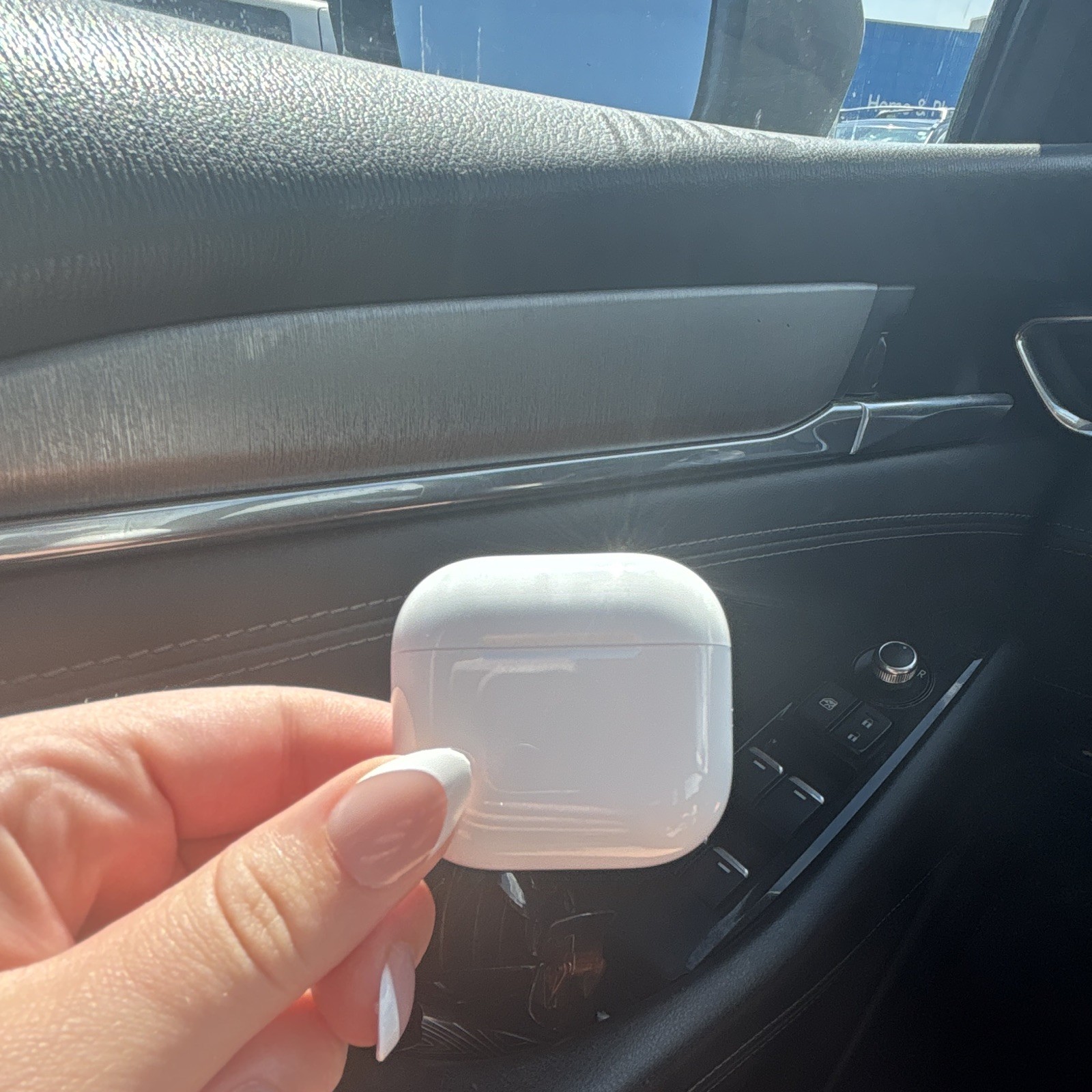 Airpods 4 with Active Noise Cancellation (Open box- never used)
