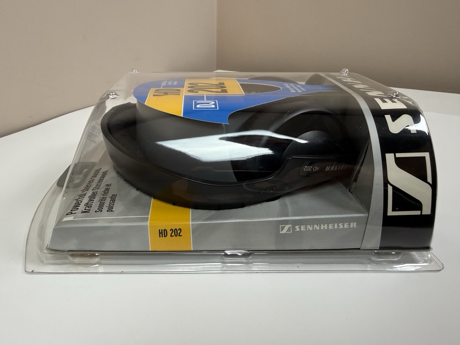 Sennheiser HD 202 DJ Headphones Powerful Sound/ Bass Response WiredOver the Ear
