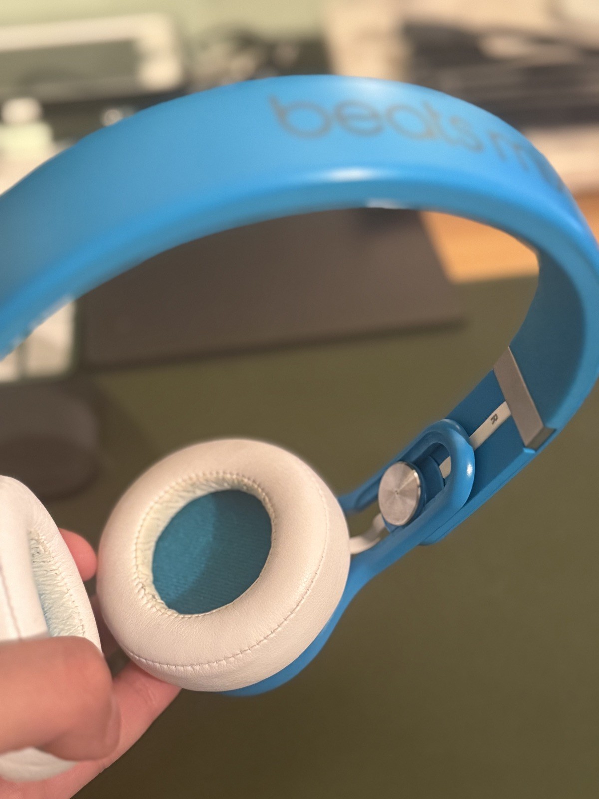 Beats by Dr. Dre Beats Mixr on ear Headphones (Blue Color) Tested A- Grade?