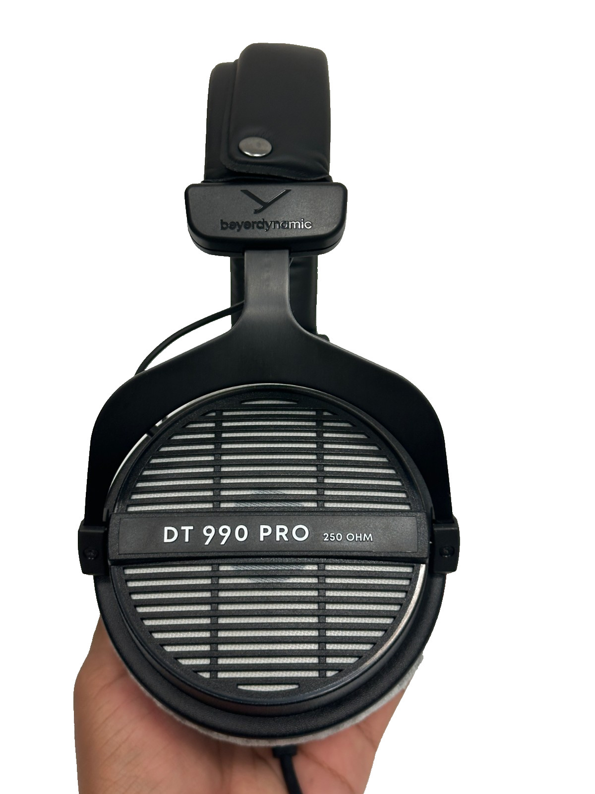 beyerdynamic DT 990 Pro 250 ohm Over-Ear Studio Headphones