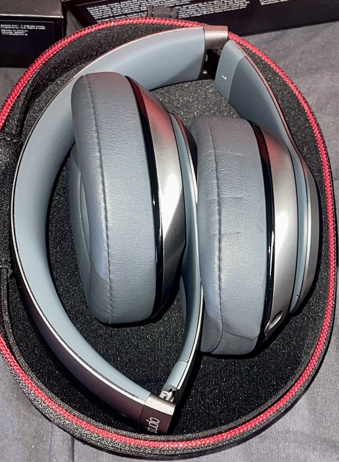 ?OUT OF STOCK ?ITEM Beats by Dre Studio V2 Wireless Titanium Gray