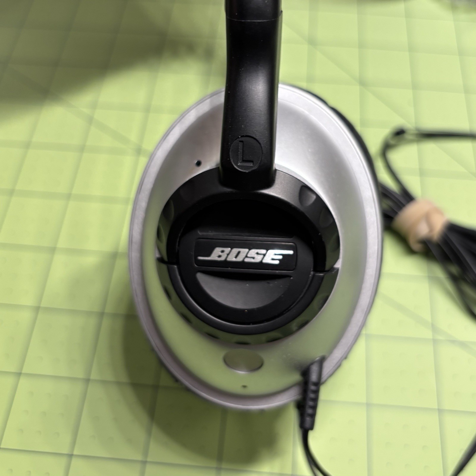 BOSE TP-1A Circumaural Headphones – Silver In Great Used Condition