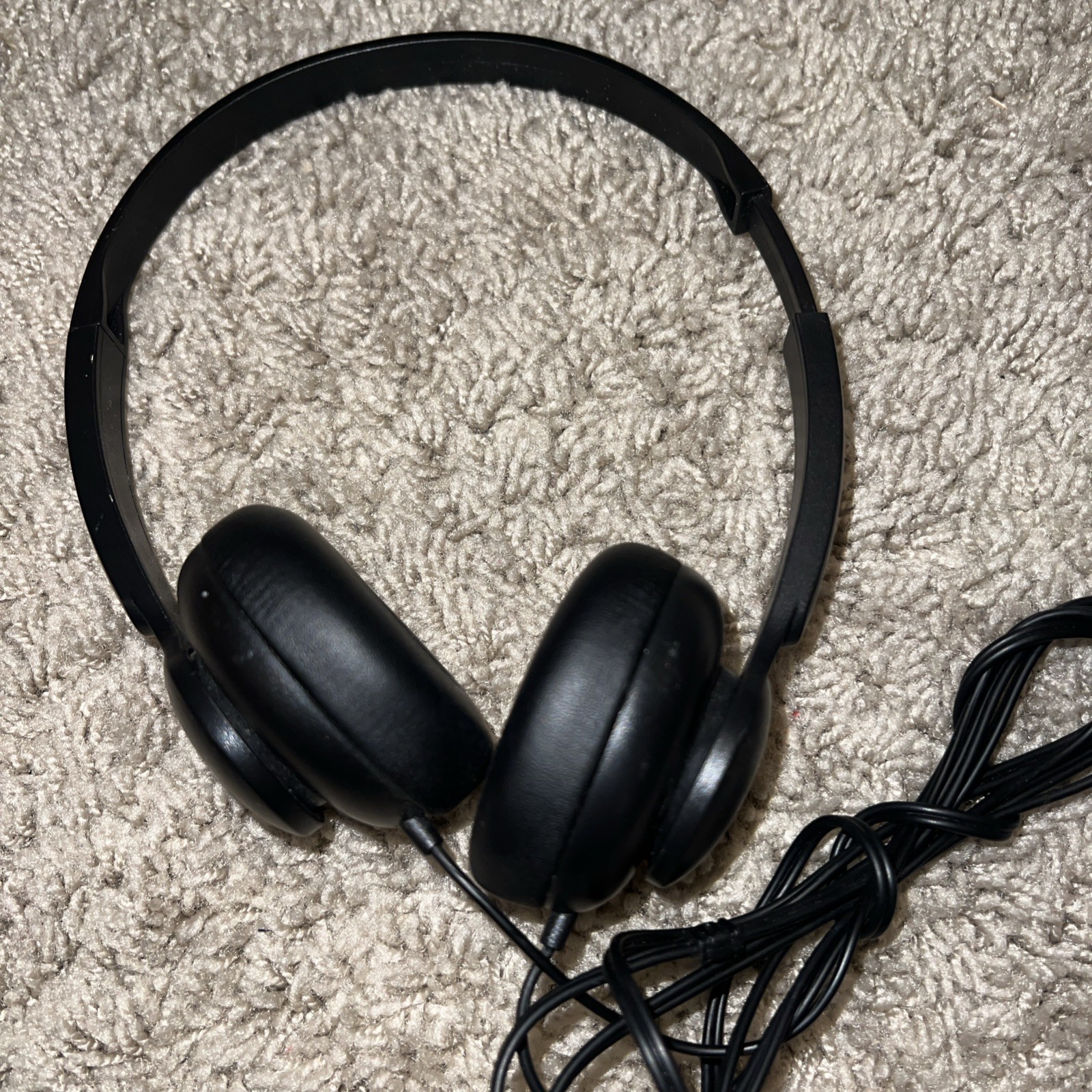9M ONN On-Ear Headphones with 3.5mm Jack Adjustable headband *BRAND NEW*