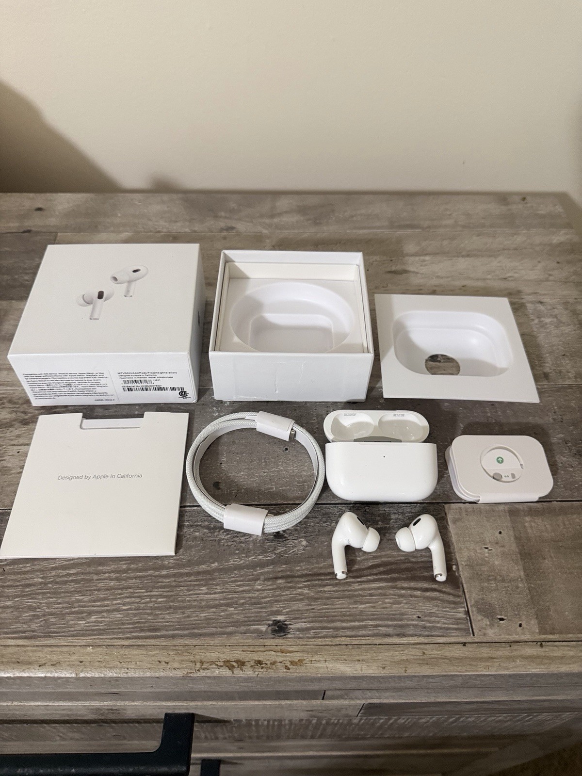 Apple AirPods Pro 2nd Gen White ANC MagSafe USB-C Wireless Charging