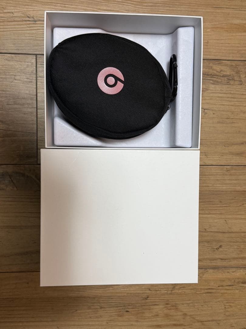 Beats Solo3 Wireless Headphones Rose Gold & White, with Case & USB cable