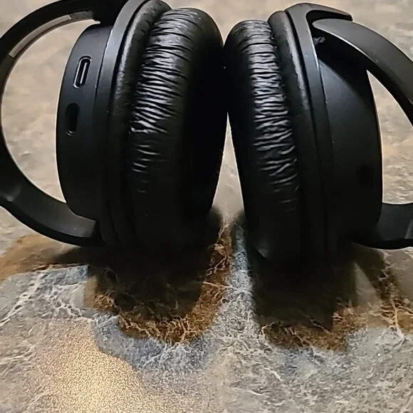 JBL TUNE520BT Wireless On-Ear Bluetooth Audio Headphones JBLT520BTBLKAM Black
