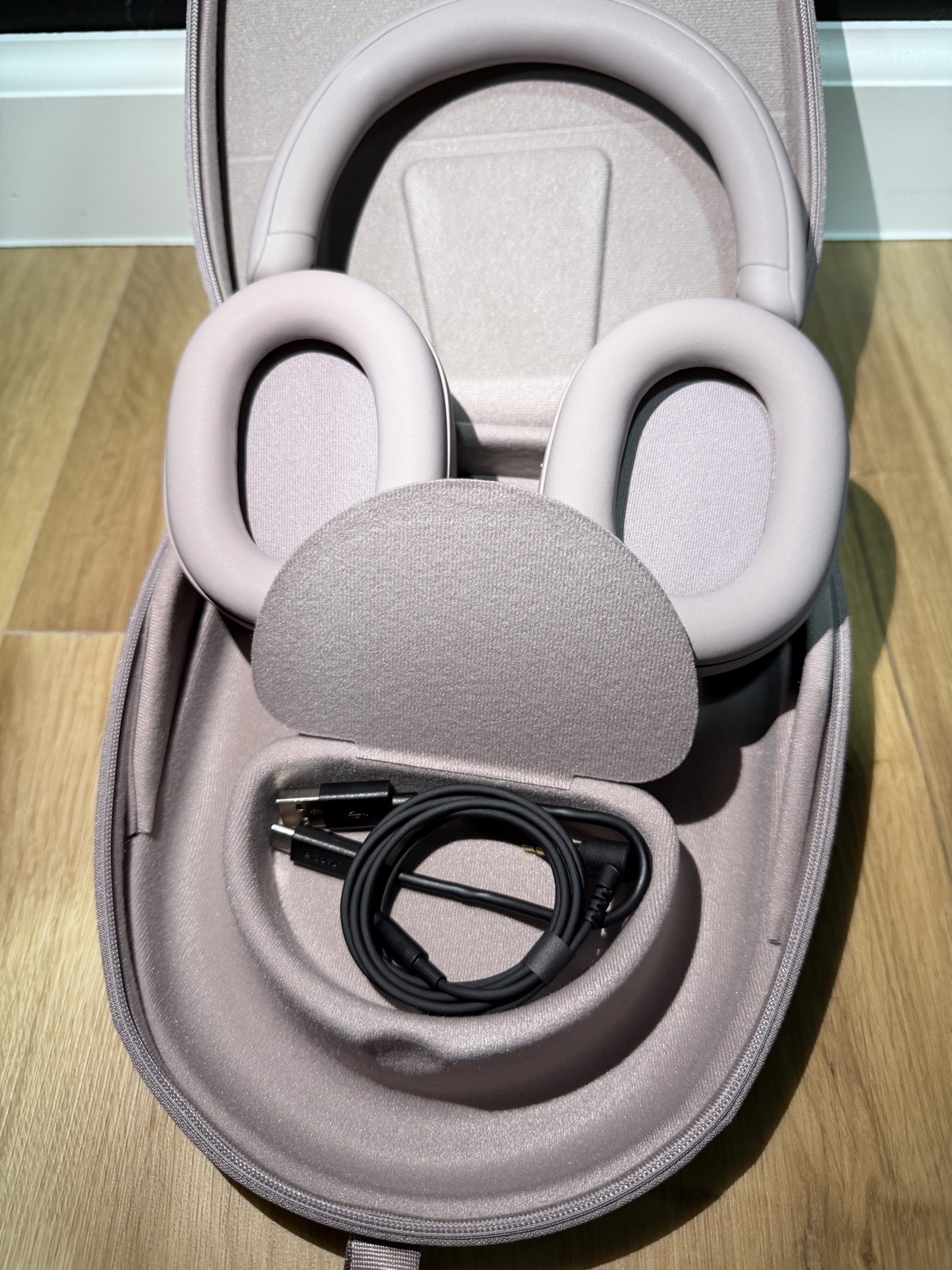 Sony WH-1000XM5 Wireless Noise Canceling Headphones – Smoky Pink