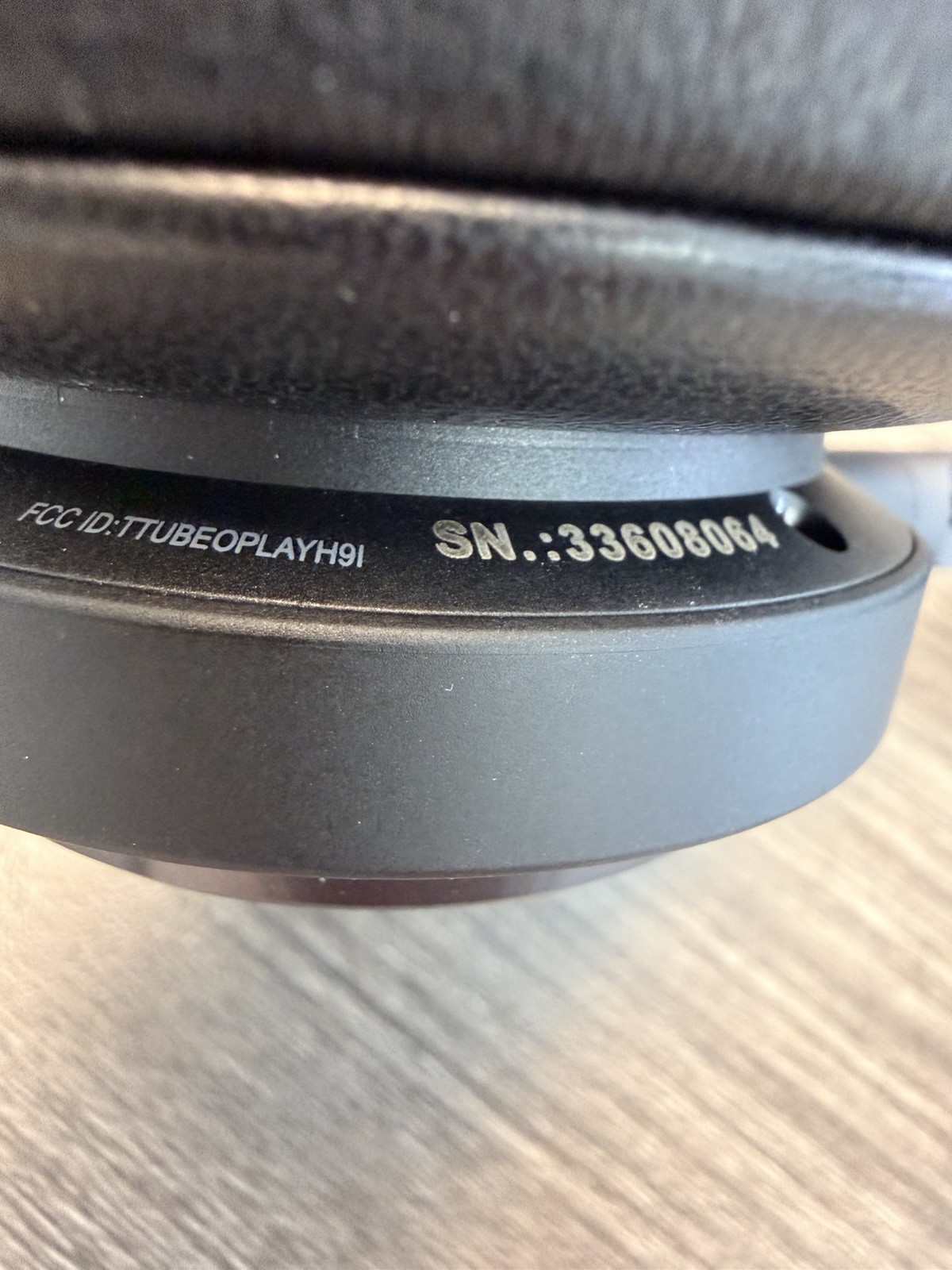 Bang & Olufsen Beoplay H9 (3rd Gen)